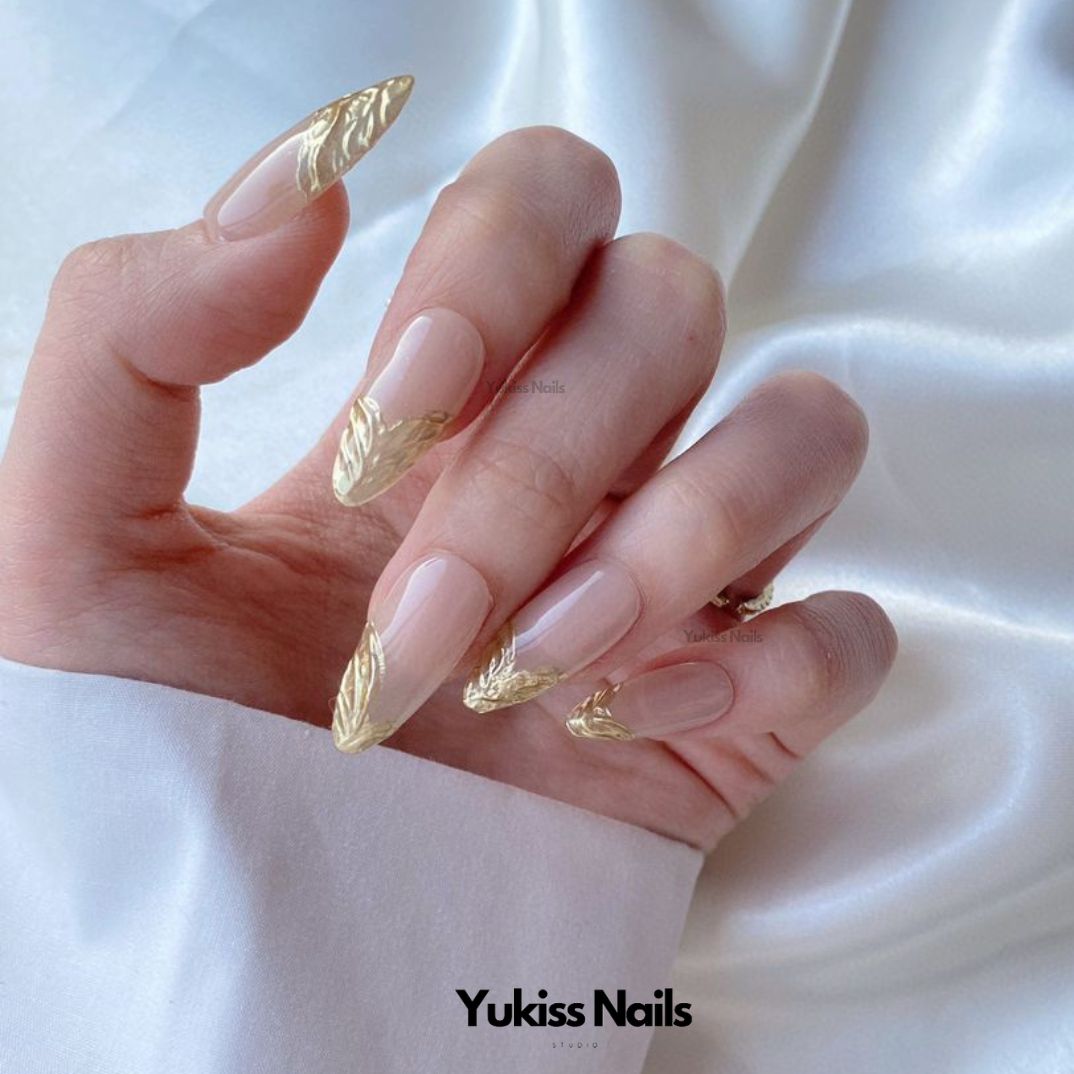 Elegant Nude Aura Nude Chrome