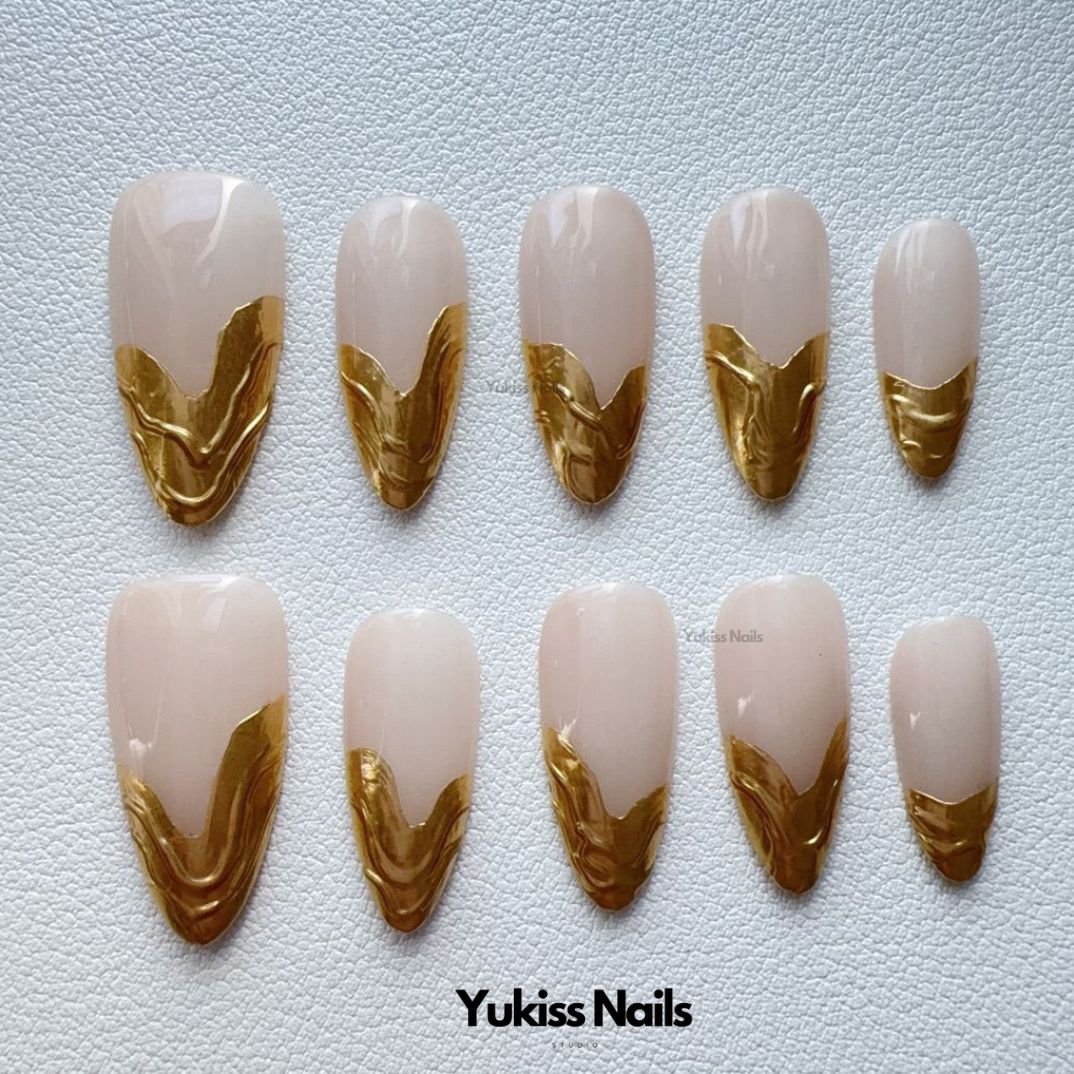 Elegant Nude Aura Nude Chrome