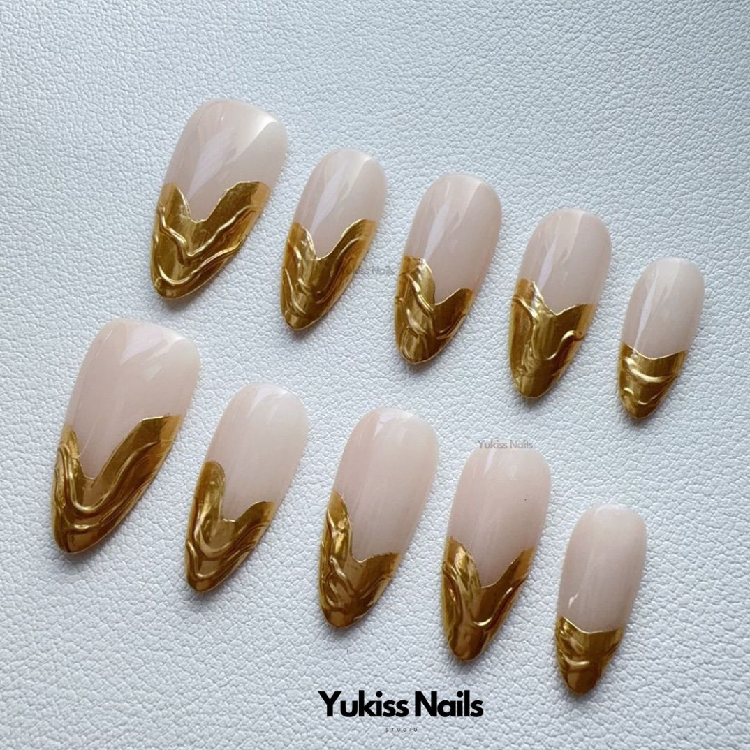 Elegant Nude Aura Nude Chrome