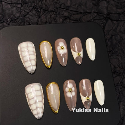 Chic Gold - Edge Nail Art
