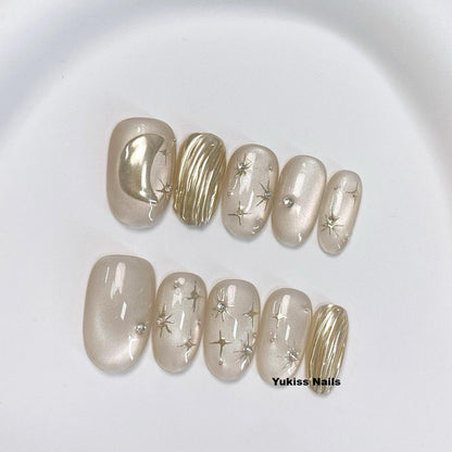 Glistening Star - Moon Nails